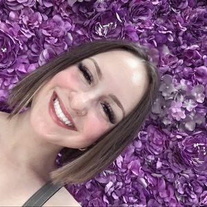 Meet your Posher, Avery